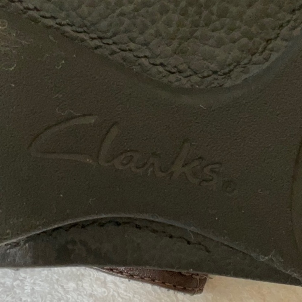CLARKS BENDABLE ANKLE BOOTS NWOT - Picture 3 of 5